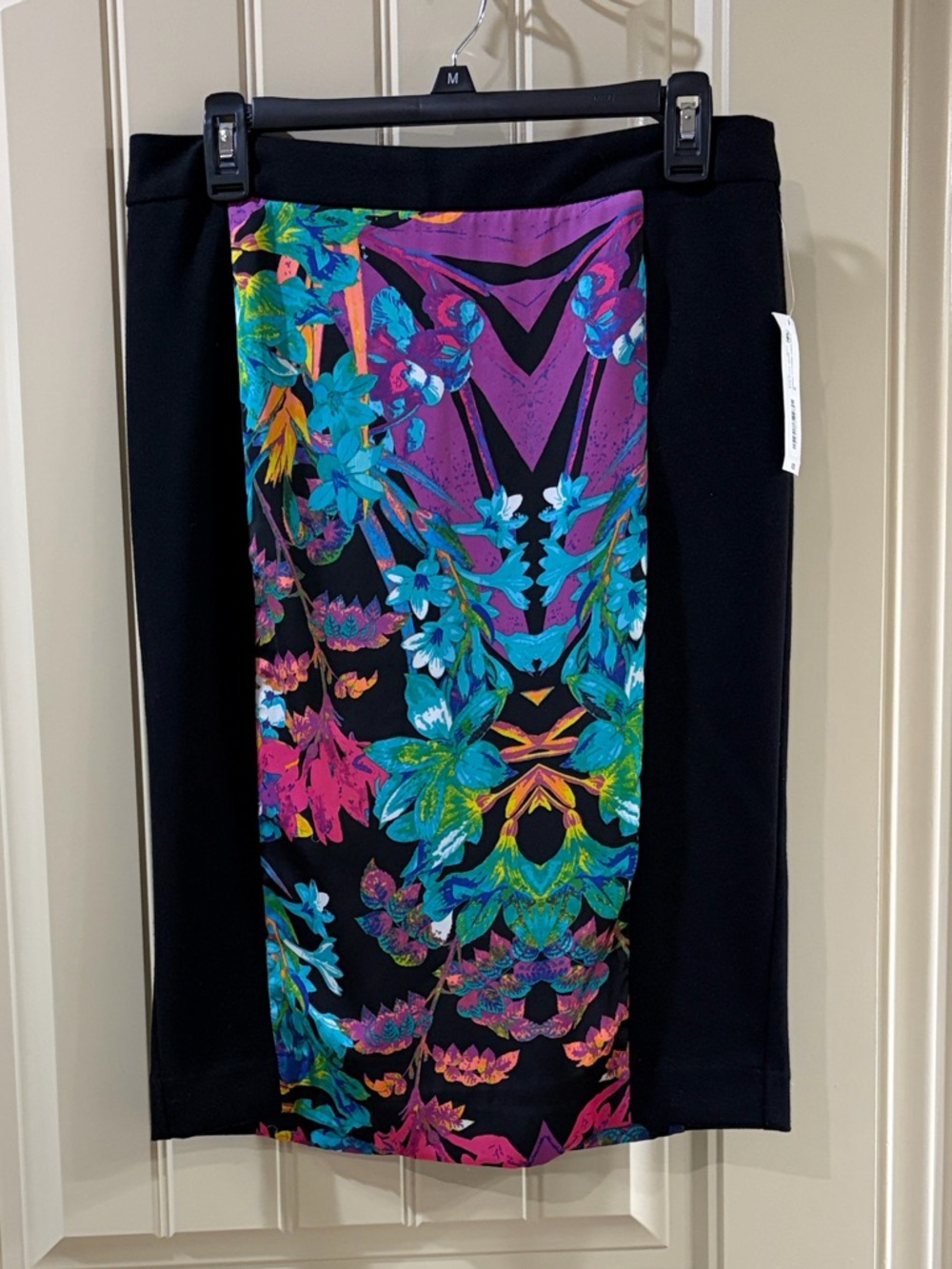 Pencil Skirt By Nicole Miller Brand. NWT!